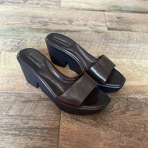 🛍️3/$20❗️Nine West Women’s size 8 brown leather wedge sandal shoes
